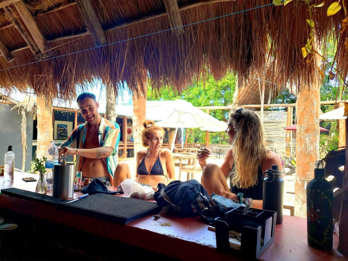 The All Inclusive Hostel - Food, Drinks And Transportation To The Beach And Cenotes Tulum Ngoại thất bức ảnh