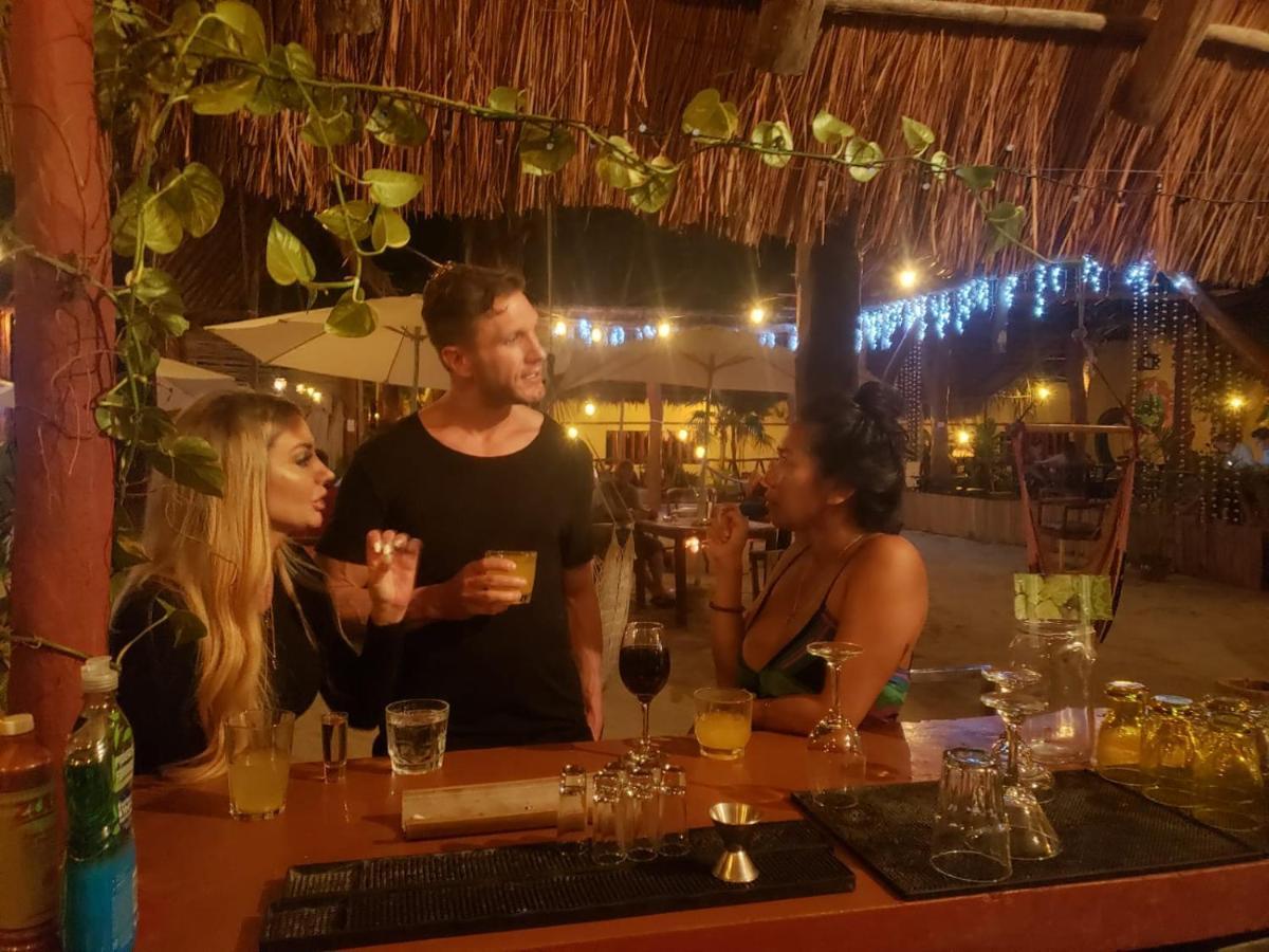 The All Inclusive Hostel - Food, Drinks And Transportation To The Beach And Cenotes Tulum Ngoại thất bức ảnh
