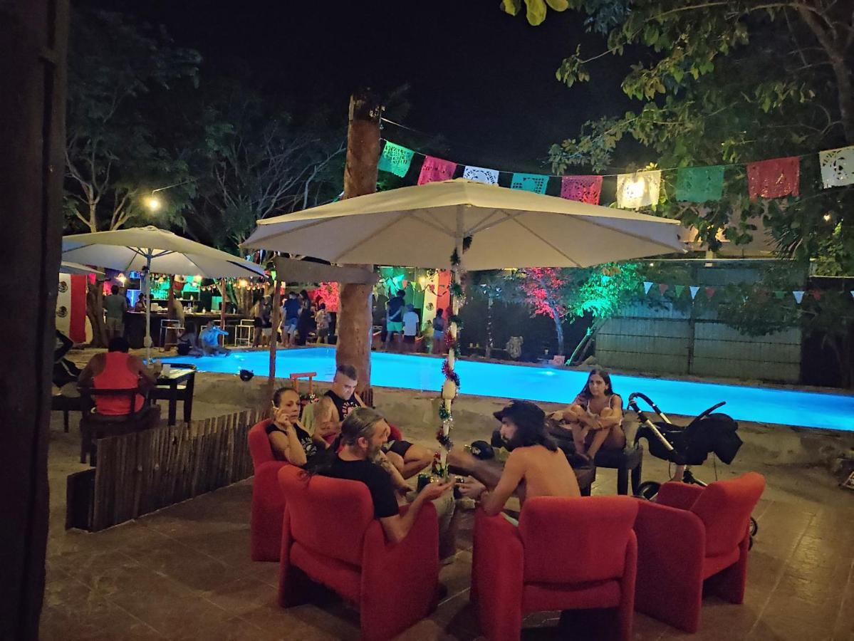 The All Inclusive Hostel - Food, Drinks And Transportation To The Beach And Cenotes Tulum Ngoại thất bức ảnh