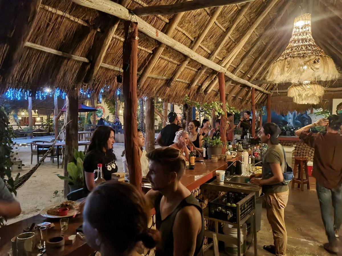 The All Inclusive Hostel - Food, Drinks And Transportation To The Beach And Cenotes Tulum Ngoại thất bức ảnh