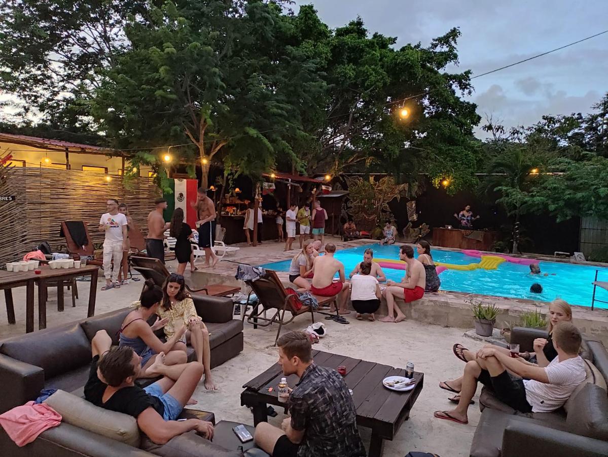 The All Inclusive Hostel - Food, Drinks And Transportation To The Beach And Cenotes Tulum Ngoại thất bức ảnh