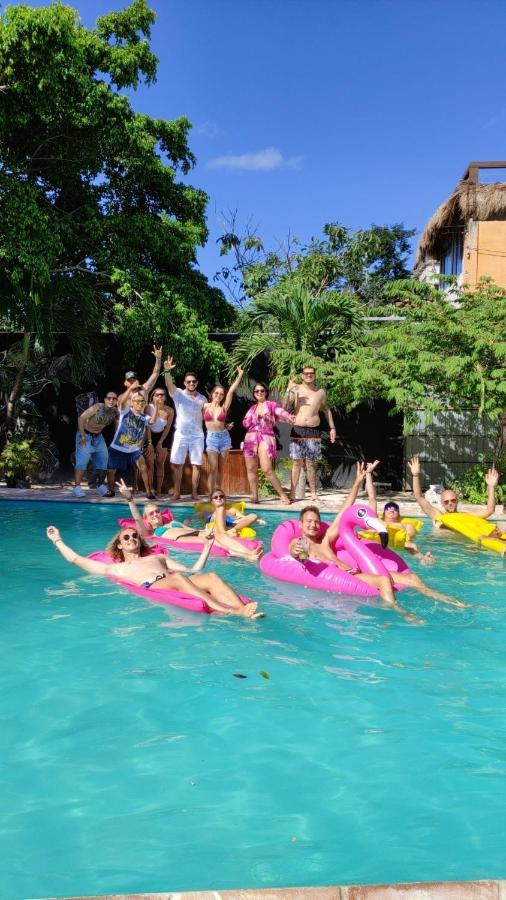The All Inclusive Hostel - Food, Drinks And Transportation To The Beach And Cenotes Tulum Ngoại thất bức ảnh