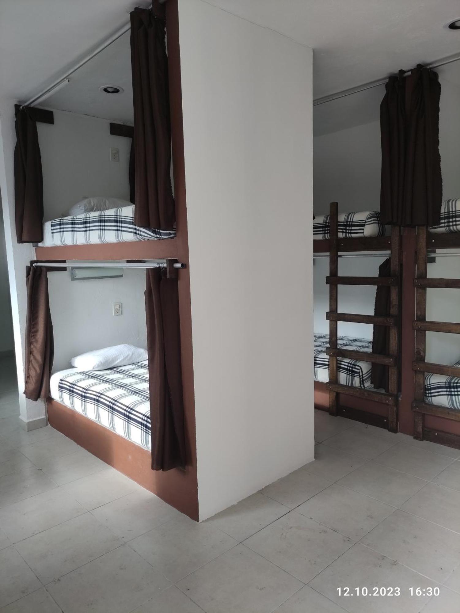 The All Inclusive Hostel - Food, Drinks And Transportation To The Beach And Cenotes Tulum Phòng bức ảnh