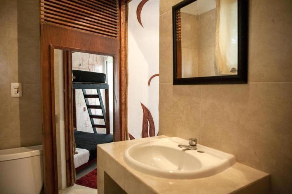 The All Inclusive Hostel - Food, Drinks And Transportation To The Beach And Cenotes Tulum Ngoại thất bức ảnh