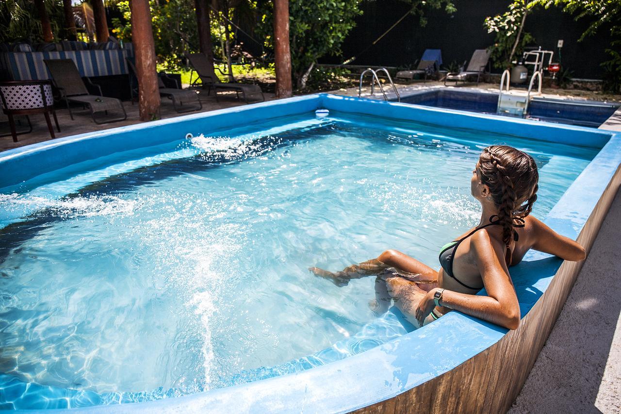 The All Inclusive Hostel - Food, Drinks And Transportation To The Beach And Cenotes Tulum Ngoại thất bức ảnh